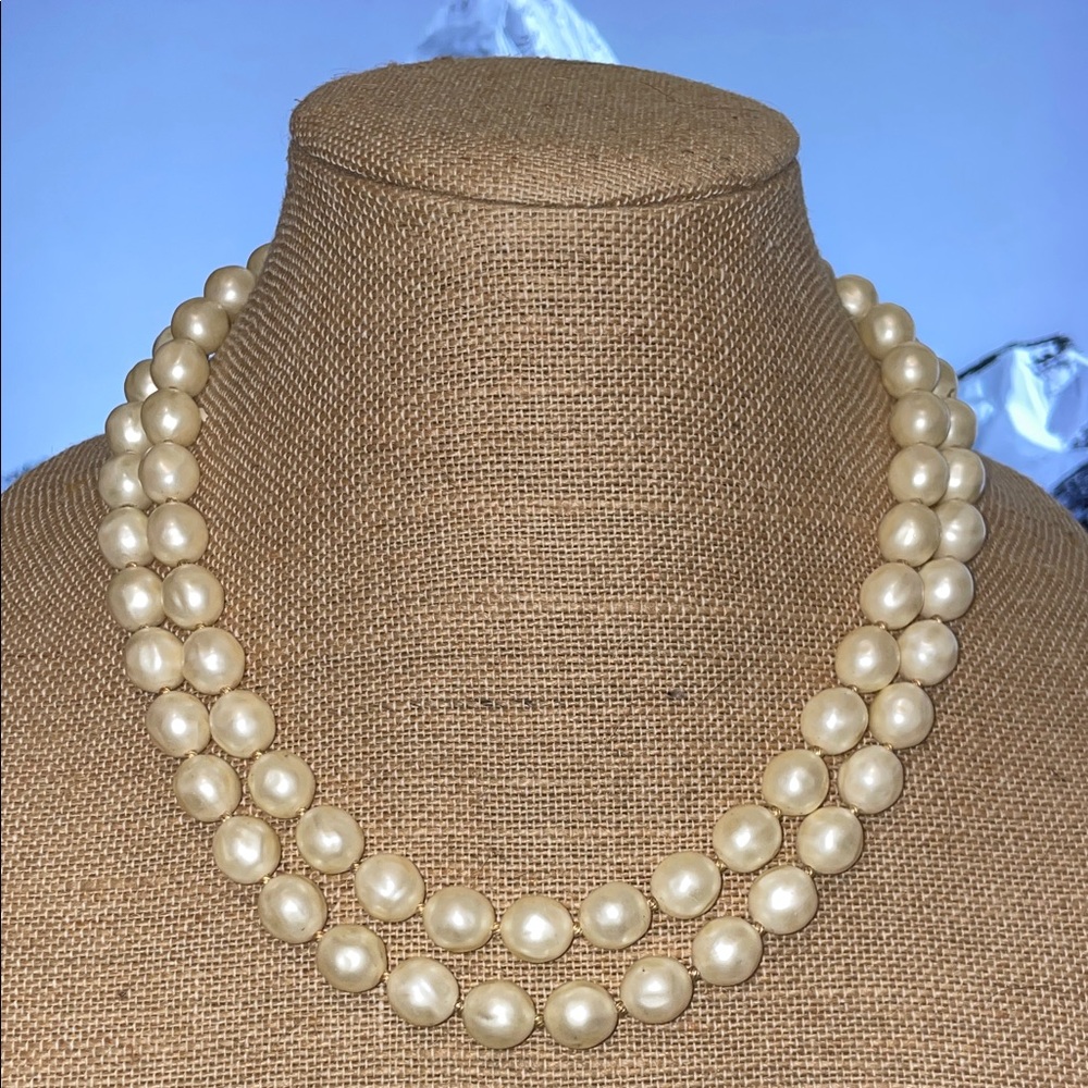 Elegant Crown Trifari Double Strand Cream Pearl Necklace